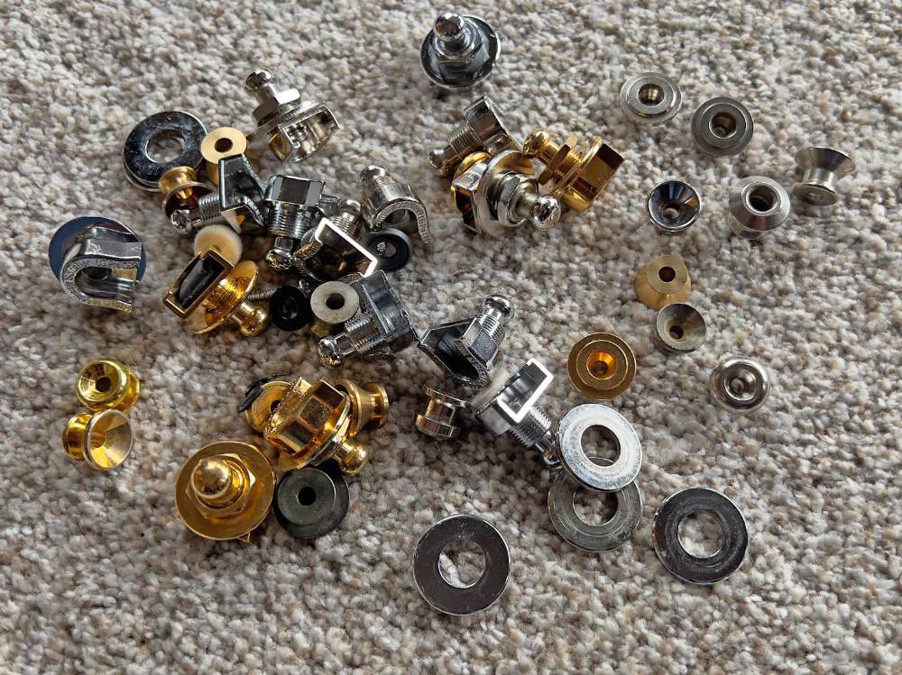 Strapbuttons.jpg