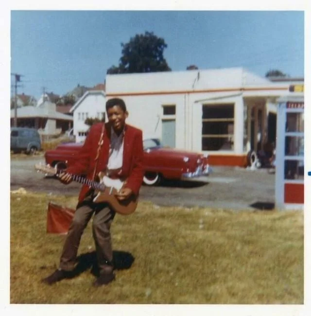 jimi-hendrix-aged-15-with-his-first-electric-guitar-v0-m20rq1g2ambc1.webp