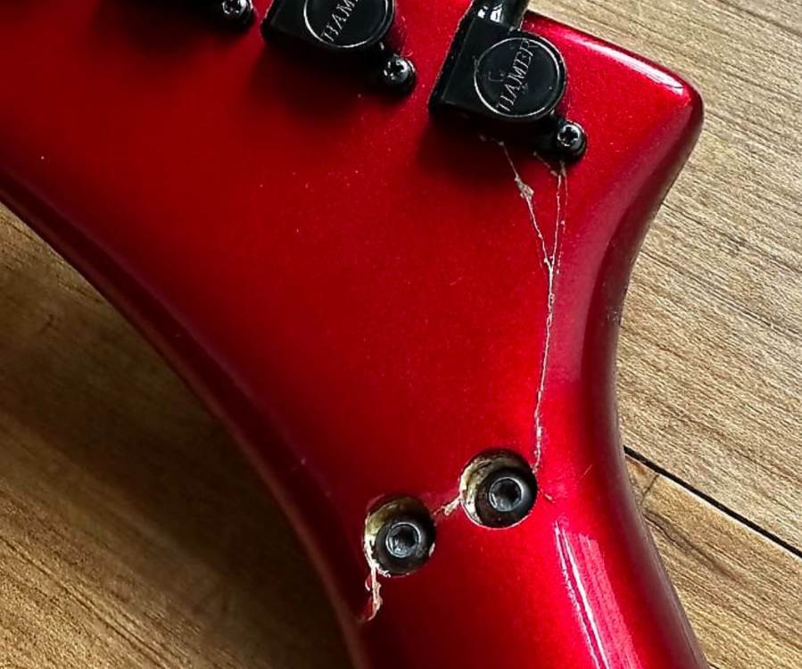 Hamer_Cracked.JPG.a30d46c9ba234c708c5c79ae25374da8.JPG
